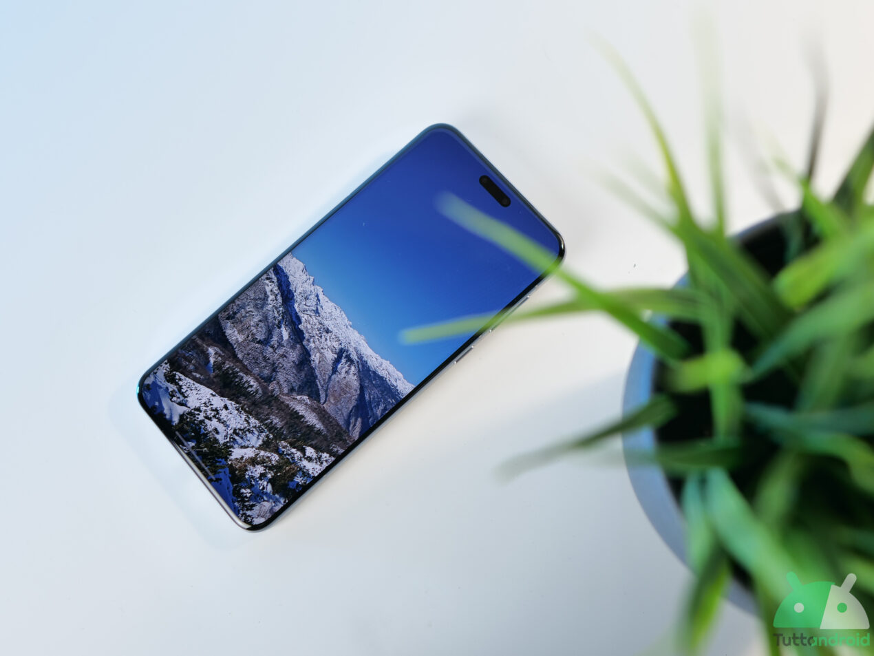 Smartphone top di gamma a metà prezzo: Honor Magic7 Pro (12GB/512GB) con display 5000 nit a 633€