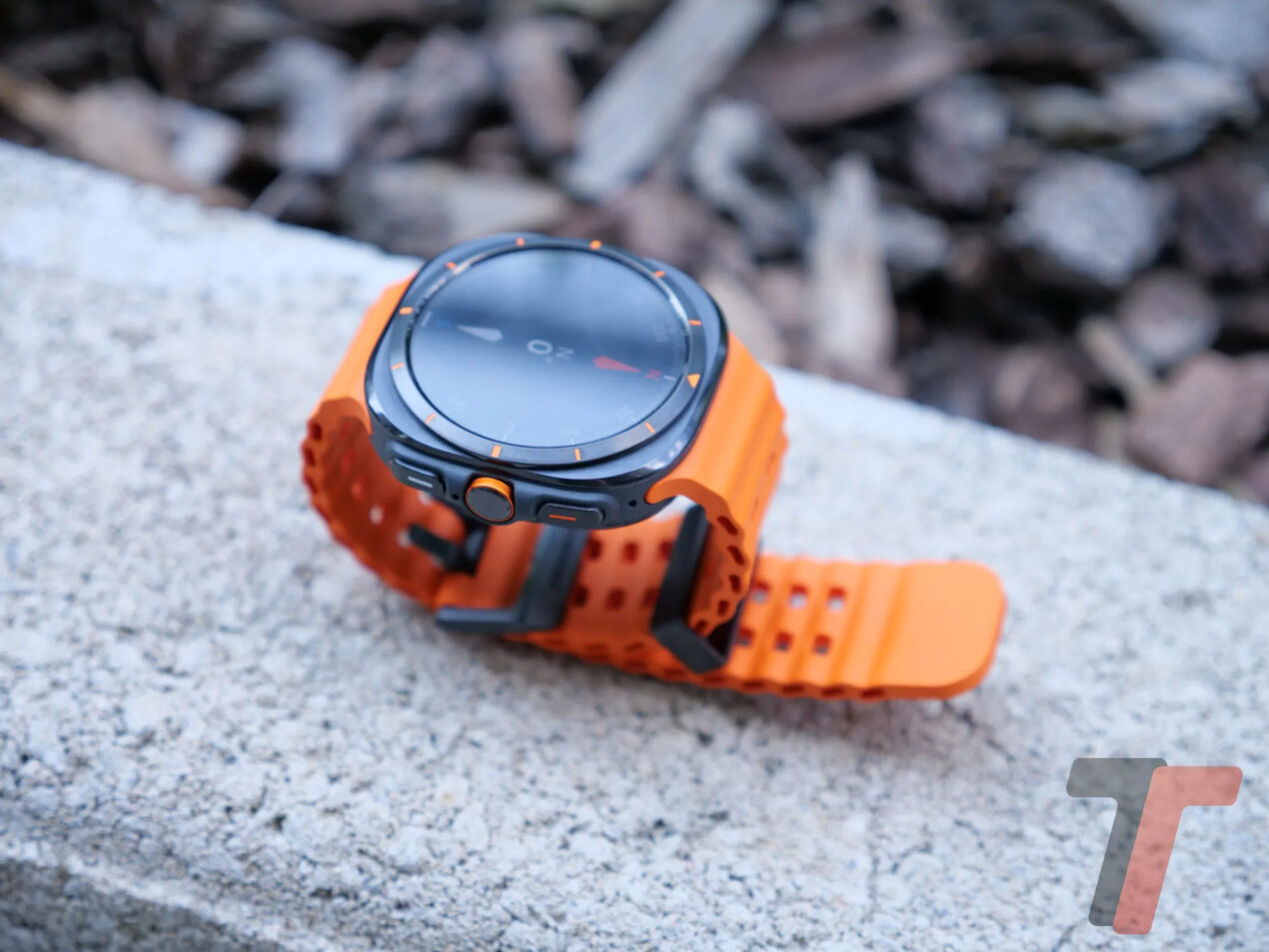 Samsung Galaxy Watch Ultra in offerta top su Amazon, torna vicino al minimo storico