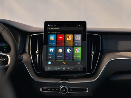 Volvo XC60 con Android Automotive refresh app