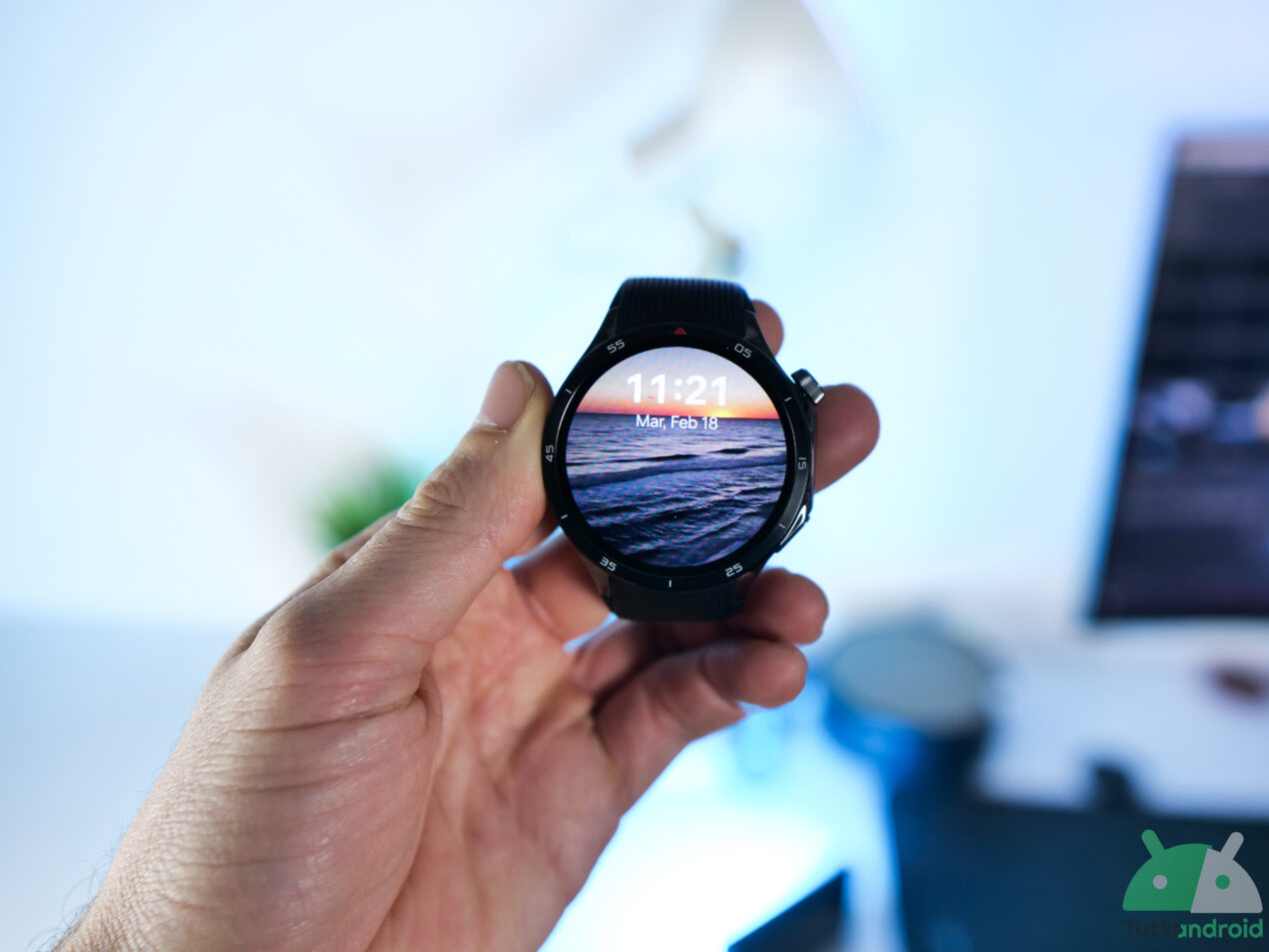 OnePlus propone due soluzioni per l'errore di battitura sulla cassa di Watch 3
