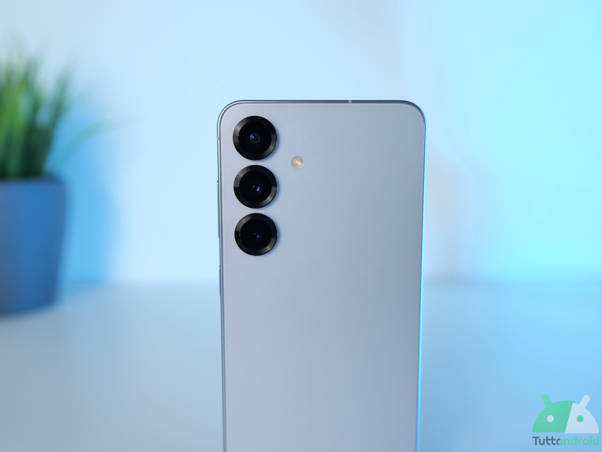 Samsung non si ferma: il Galaxy S25 FE è in sviluppo: ecco i primi dettagli concreti Samsung non si ferma: il Galaxy S25 FE è in sviluppo: ecco i primi dettagli concreti