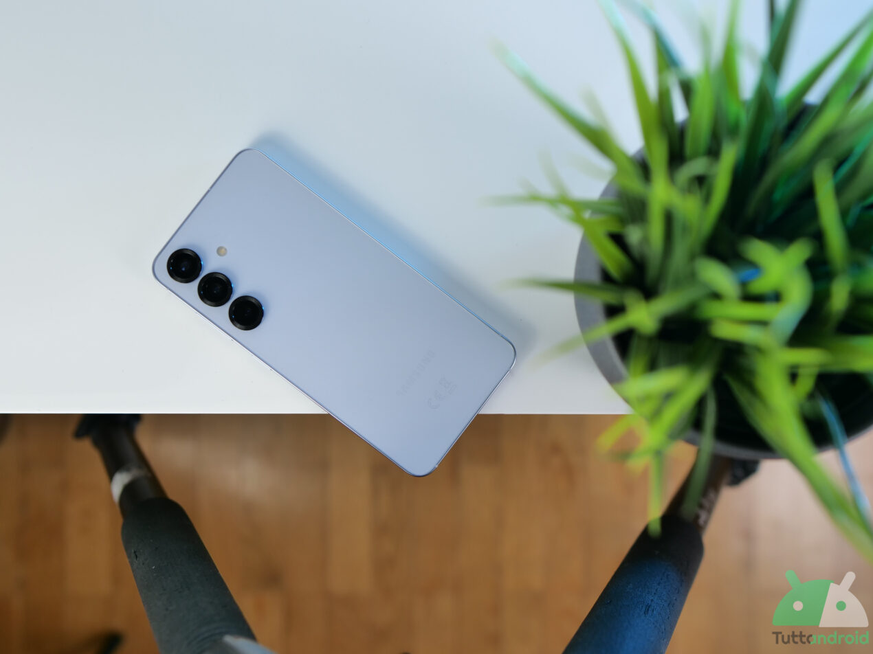 Ci siamo: i Samsung Galaxy S25 ricevono l'aggiornamento alla One UI 8 in Italia