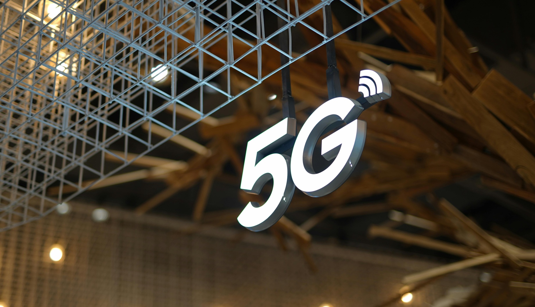 Offerte 5G: prezzo dimezzato rispetto al 2021 ma sempre più di 200 GB inclusi