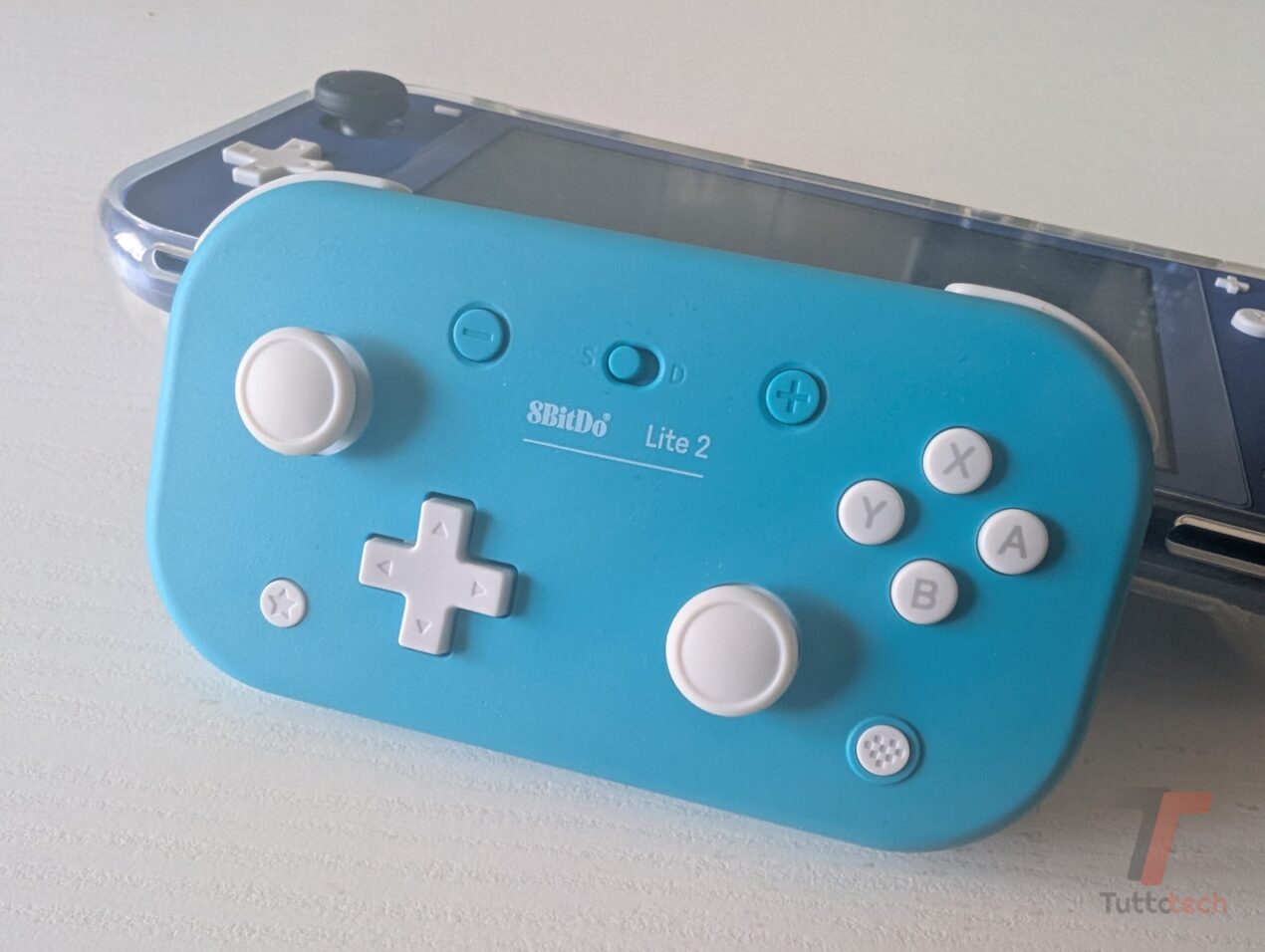 Recensione 8BitDo Lite 2: un controller tuttofare compatibile con tutto