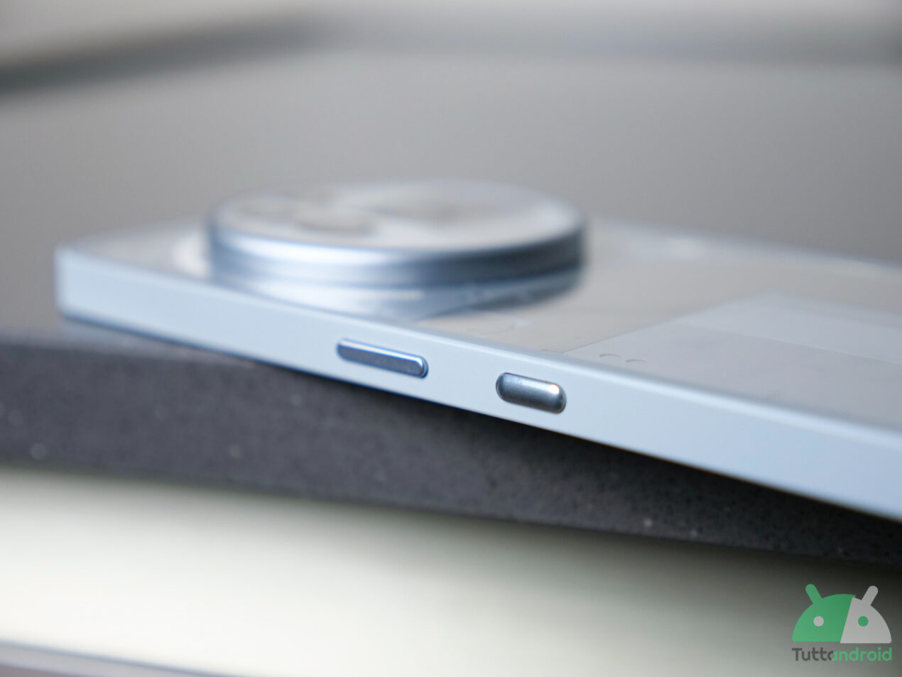 Un utente di Nothing Phone (3a) è riuscito a cambiare le funzioni di Essential Key