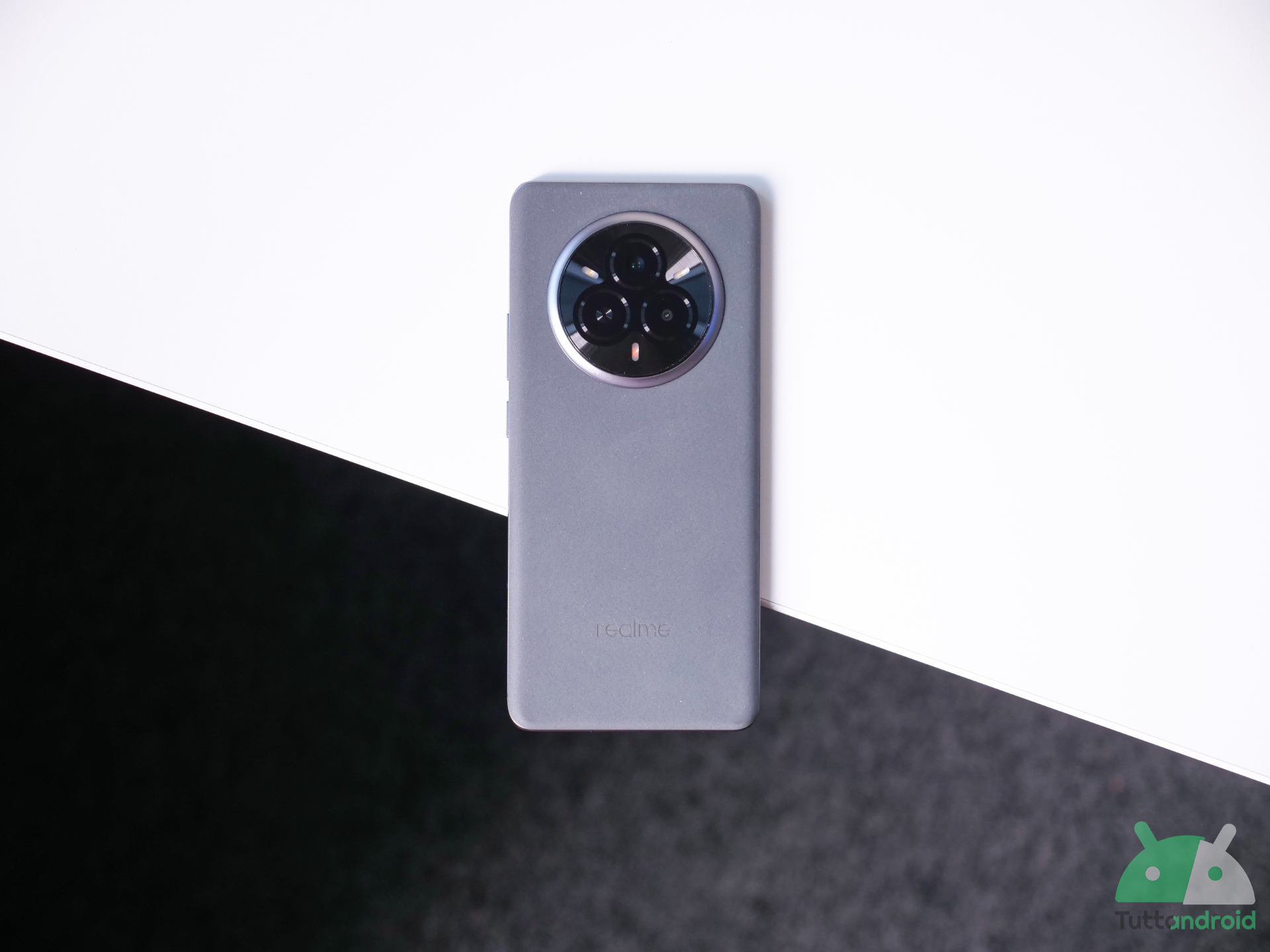 Ecco i possibili prezzi in euro degli OPPO Reno14; proseguono i teaser per i Realme 15 Ecco i possibili prezzi in euro degli OPPO Reno14; proseguono i teaser per i Realme 15