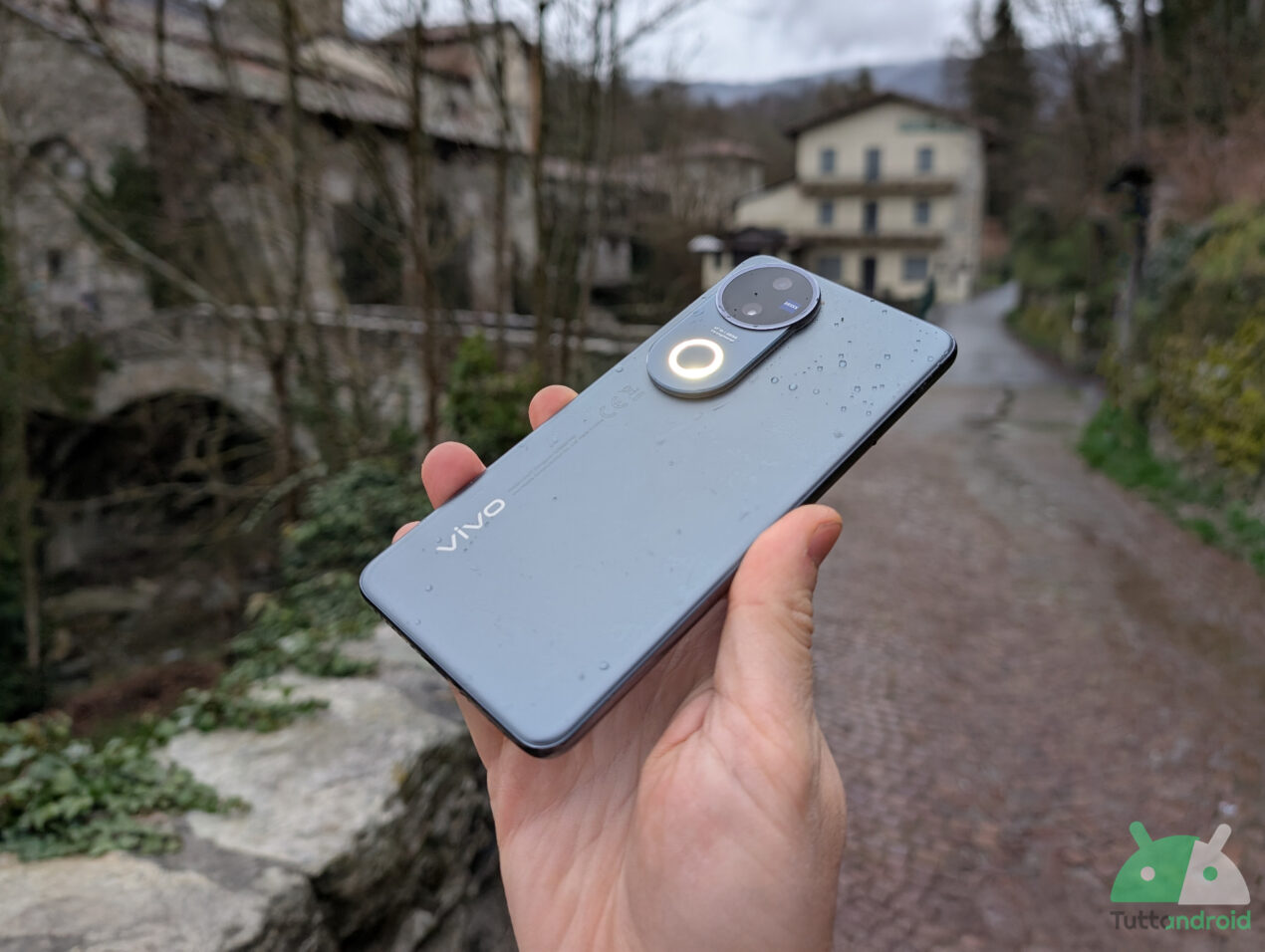 Recensione Vivo V50: ottime foto e batteria infinita