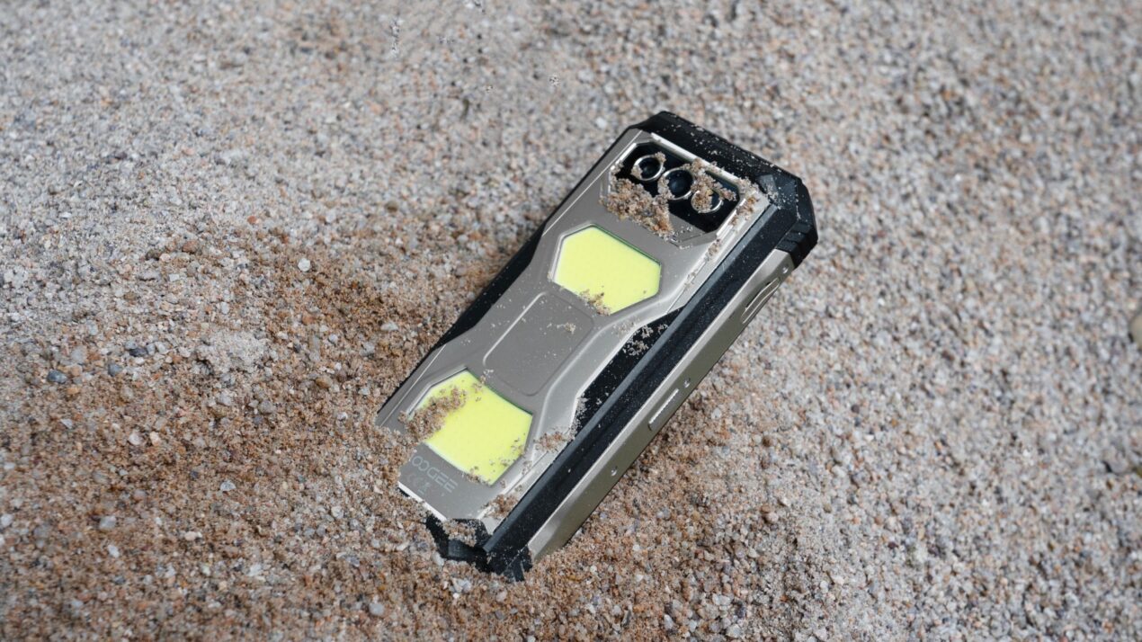 DOOGEE lancia V Max S, il nuovo rugged con batteria gigantesca e fotocamera Night Vision