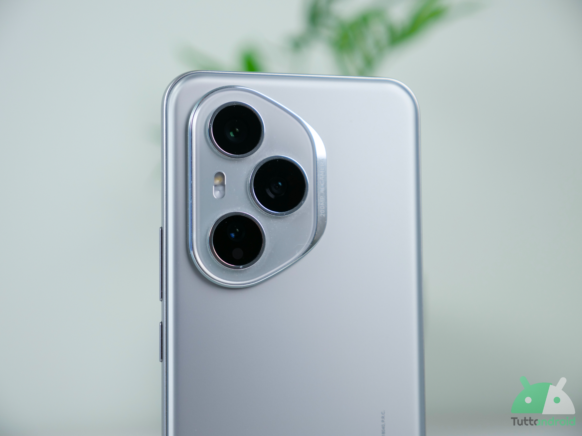 Tanta AI e 6 anni di aggiornamenti: HONOR 400 PRO scende al nuovo minimo storico ( 170€)