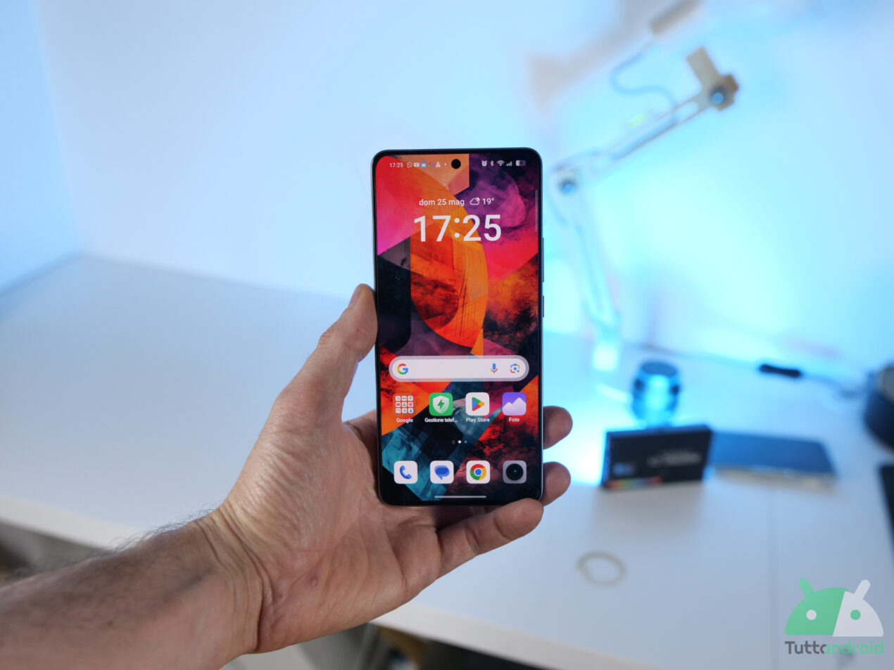 Realme GT 7: lo smartphone con batteria da 7000 mAh e Dimensity 9400E scende a 313 €