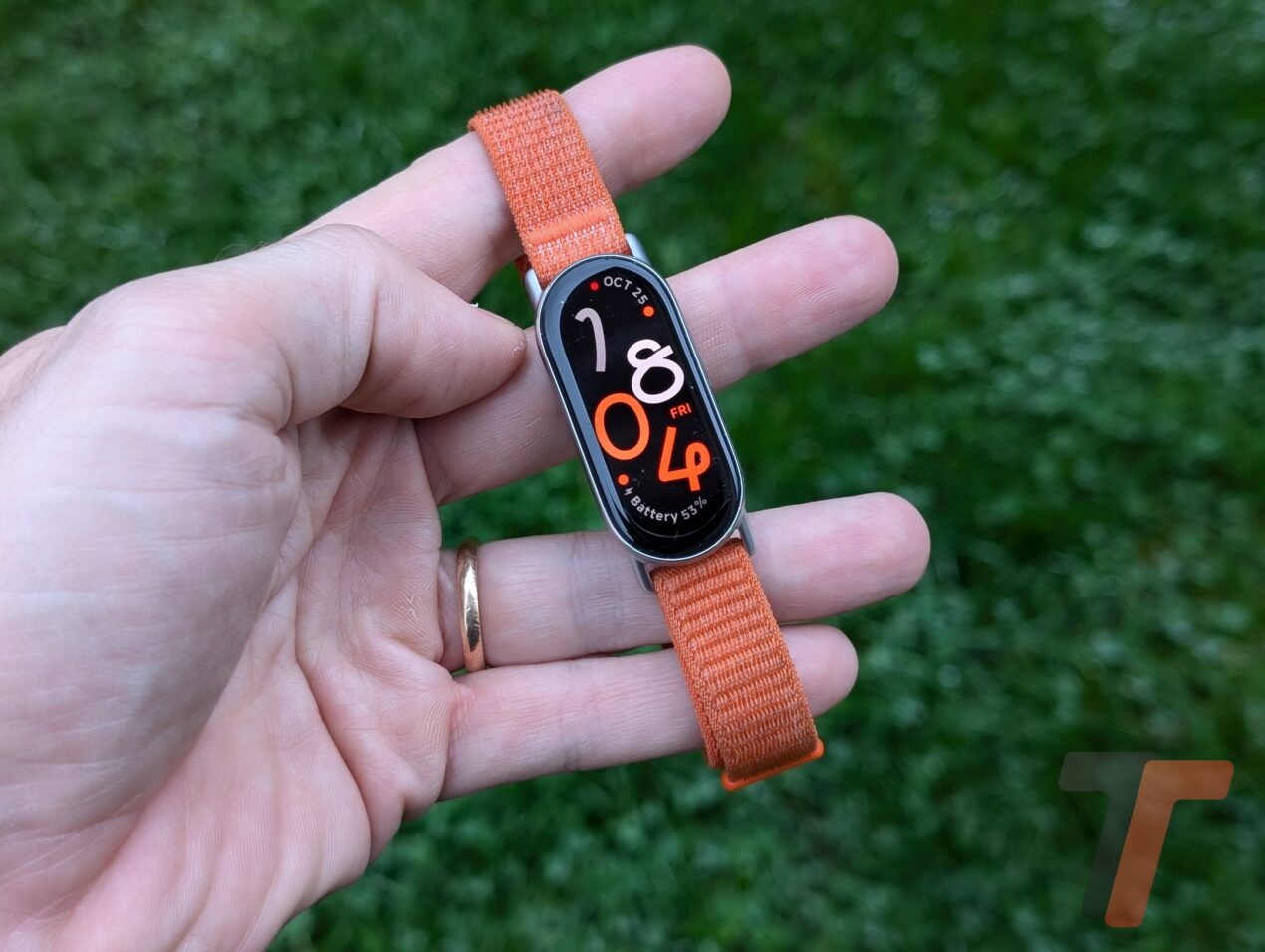 L'ottima e leggera Xiaomi Smart Band 9 è disponibile a un super prezzo su Amazon