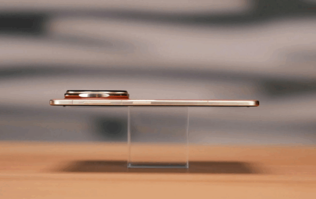 HONOR Magic V5