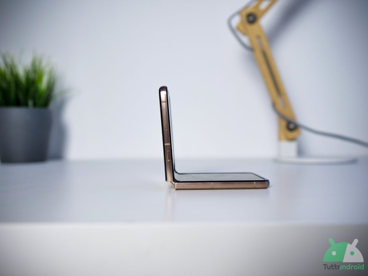 Minimo storico su Amazon per il pieghievole Top Motorola Razr 60 Ultra: meno di 790€