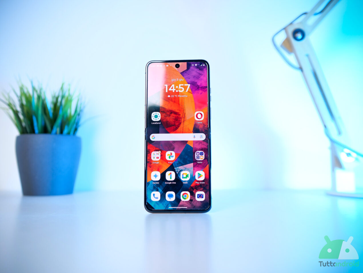 Motorola è accusata di inserire codici affiliati nascosti nelle app Amazon dei suoi smartphone