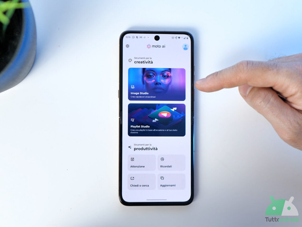 La suite moto ai è ora disponibile anche in italiano: il debutto con Motorola Edge 70