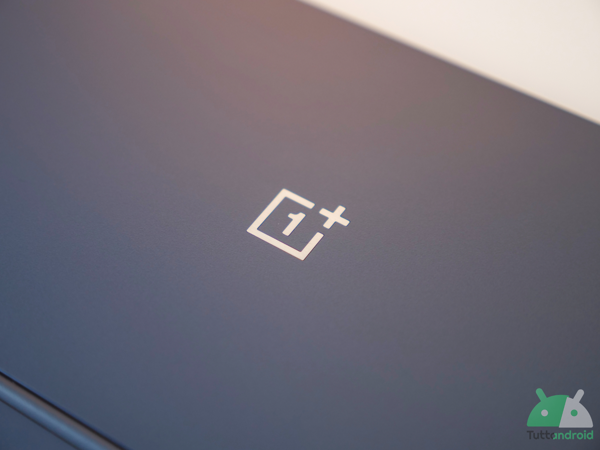 OnePlus risponde ai recenti dubbi e problemi di OxygenOS e aggiorna OnePlus 13s