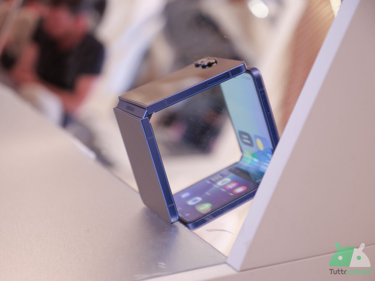 Samsung Galaxy Flip7 non è mai costato così poco su Amazon: risparmio del 44% sul listino