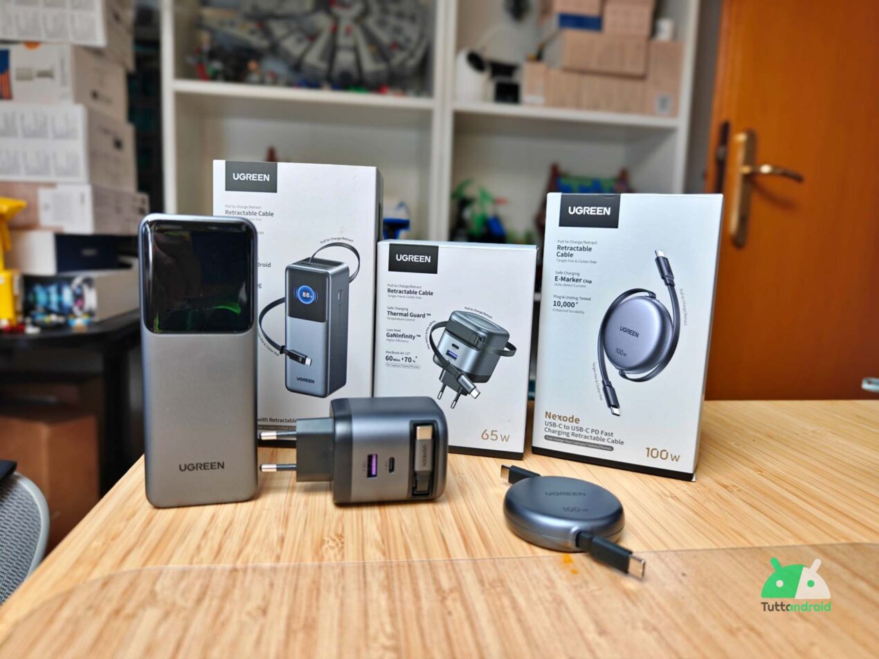 Abbiamo provato i nuovi UGREEN Nexode con cavo retrattile, ed è stato amore a prima vista