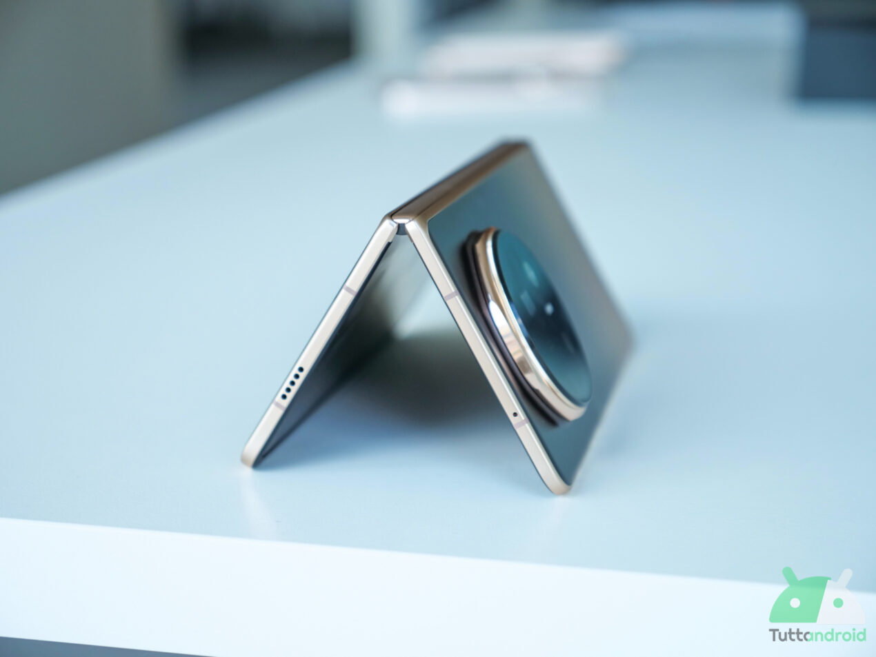 HONOR Magic V6 sarà sì ultra sottile, ma anche più resistente che mai