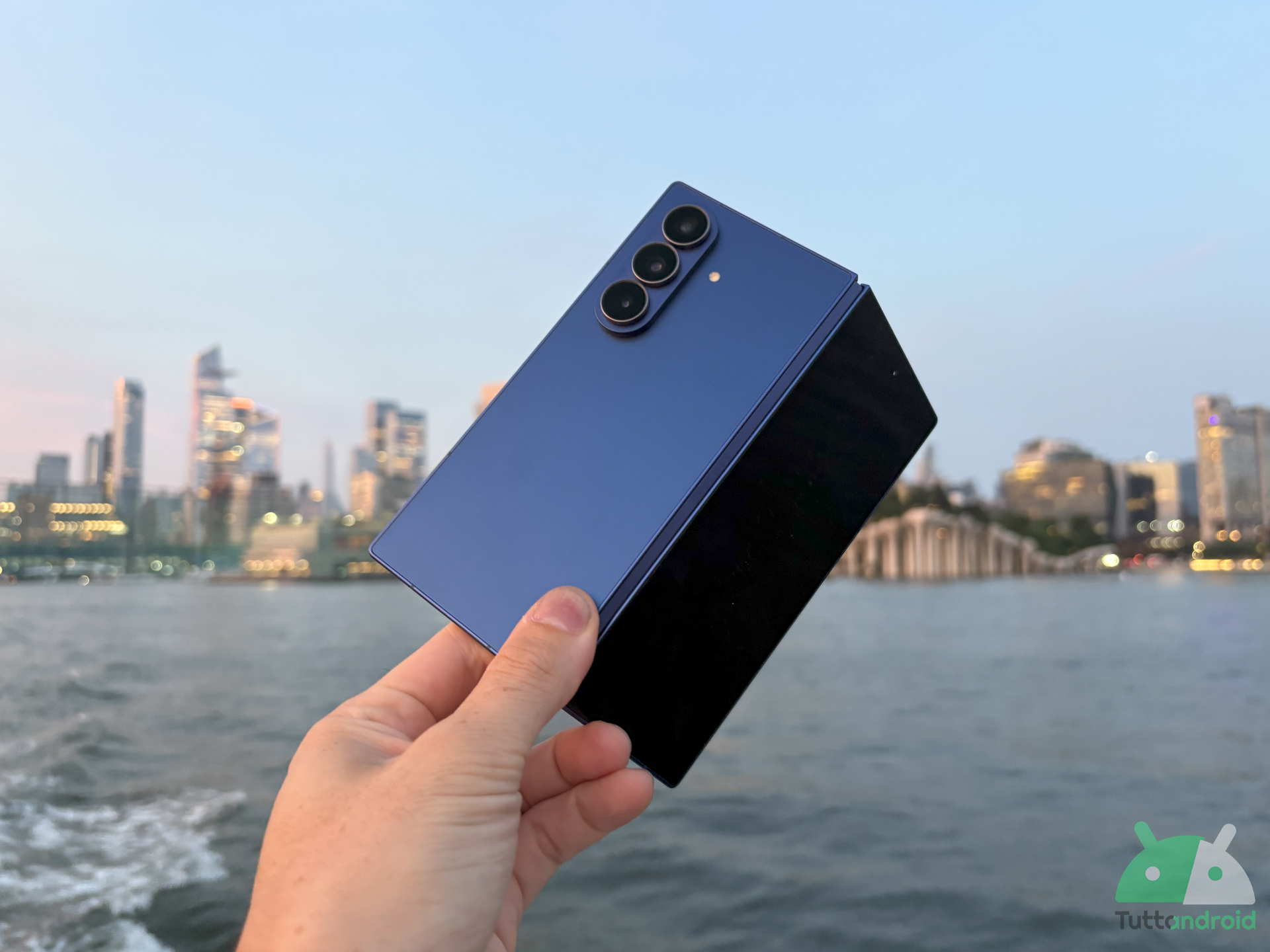 Recensione Samsung Galaxy Z Fold7: superato il concetto di smartphone Recensione Samsung Galaxy Z Fold7: superato il concetto di smartphone