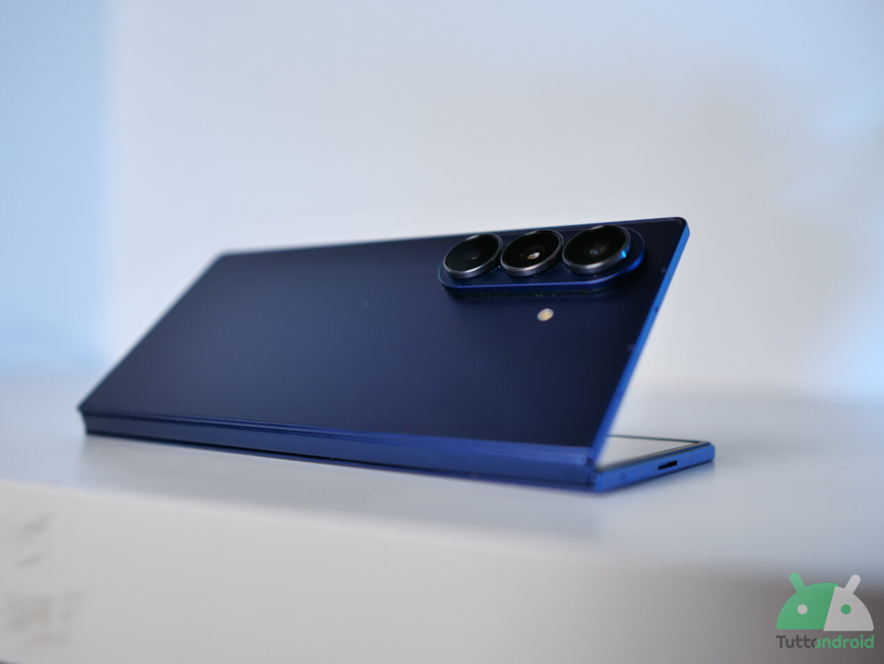 Ora c'è anche la prima foto dal vivo: i nuovi pieghevoli Samsung 
