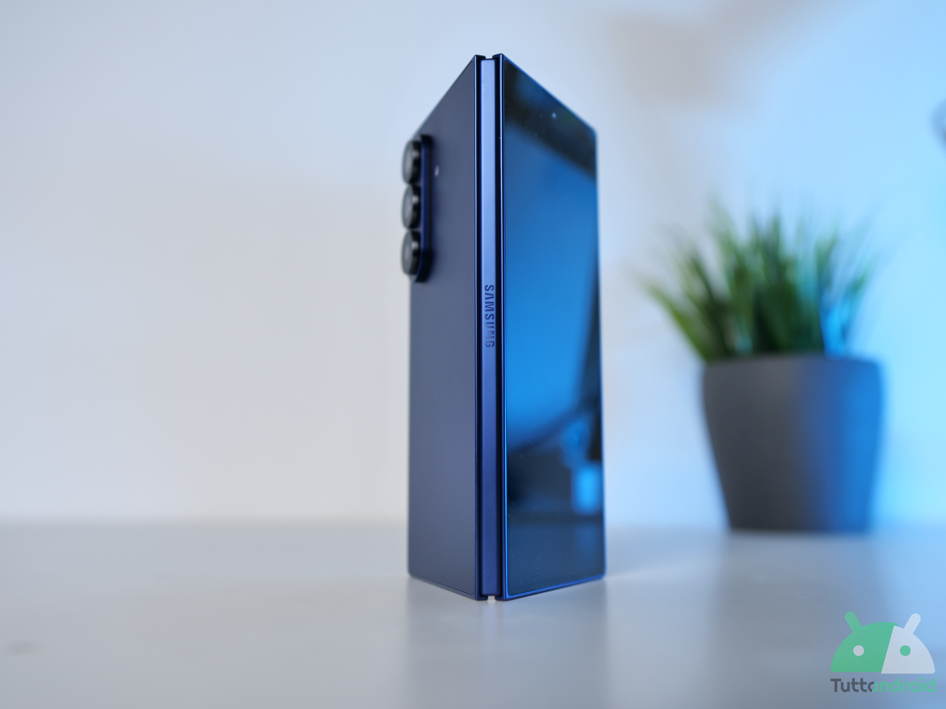 guardate che prezzi su amazon per samsung galaxy z fold7 si raggiungono i 600 euro di sconto