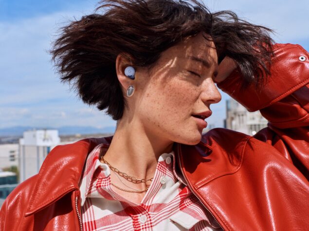 Google Pixel Buds 2a Lifestyle