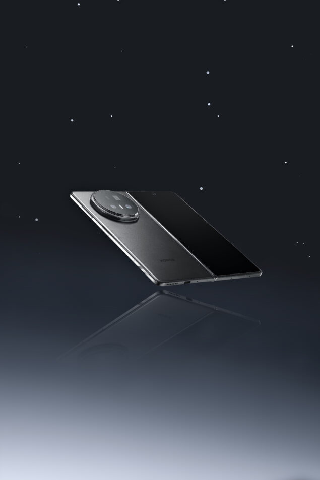 HONOR Magic V5