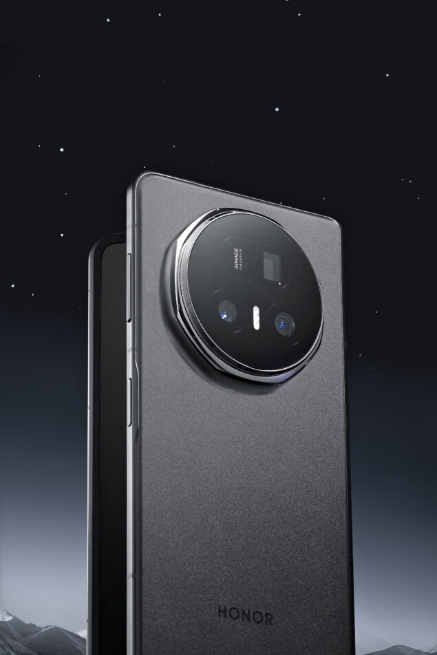 HONOR Magic V5