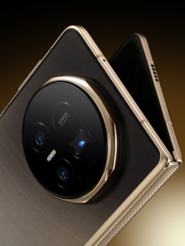 HONOR Magic V5