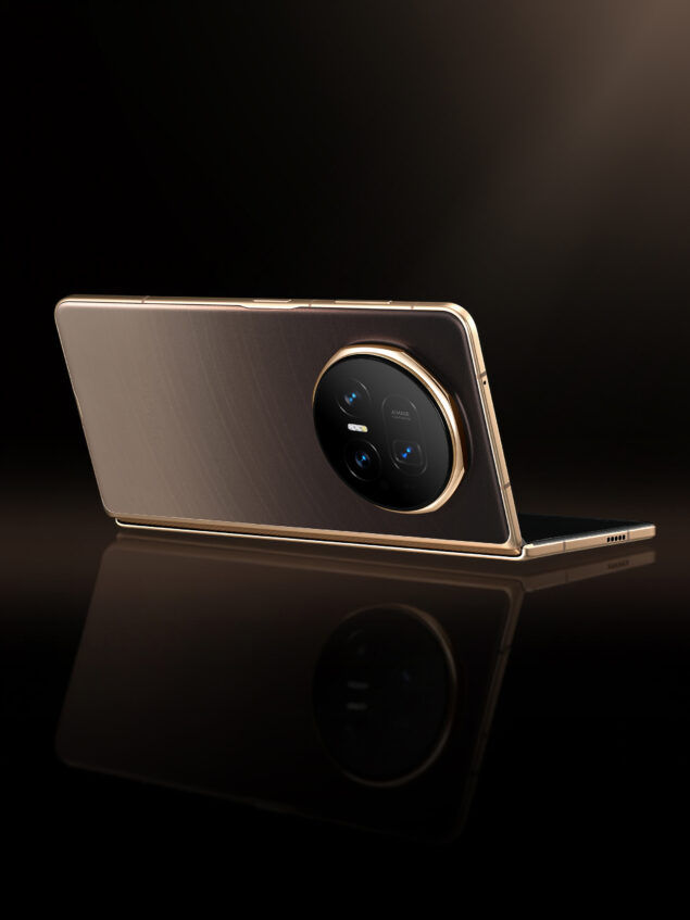 HONOR Magic V5