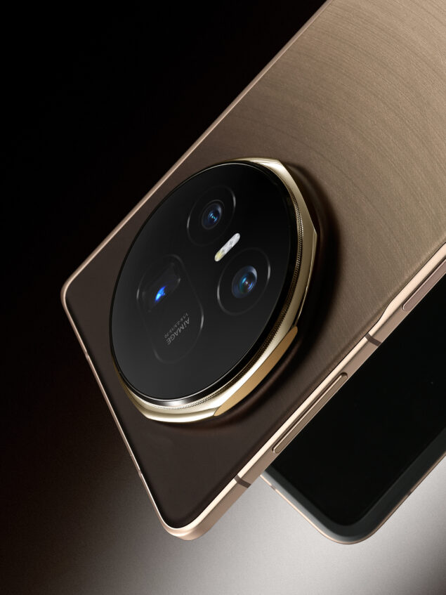 HONOR Magic V5