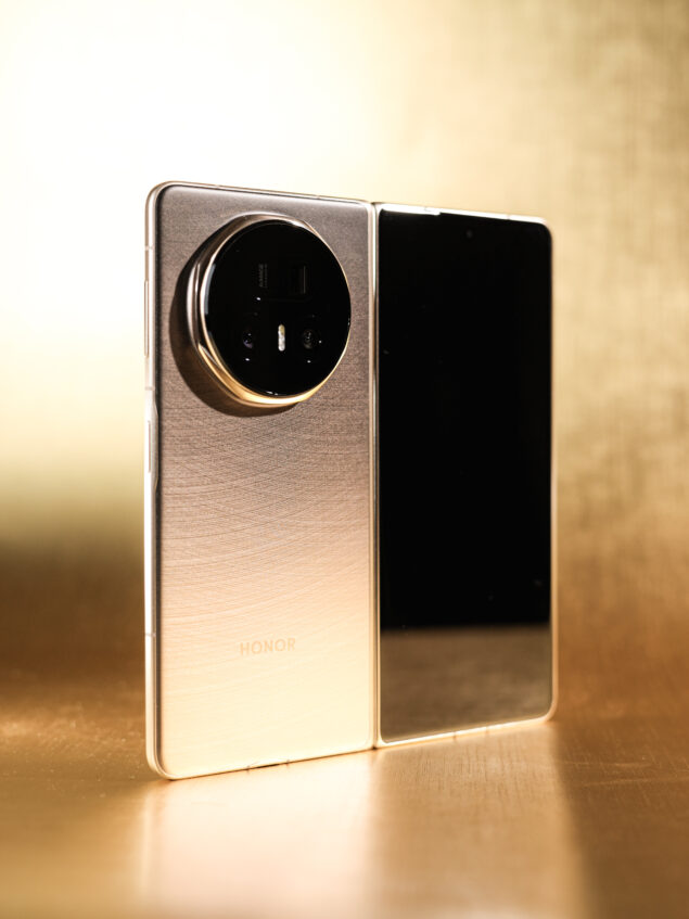 HONOR Magic V5