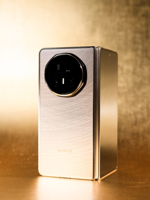 HONOR Magic V5