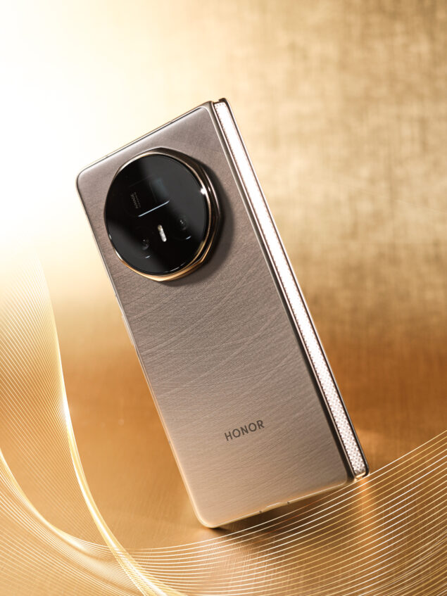HONOR Magic V5