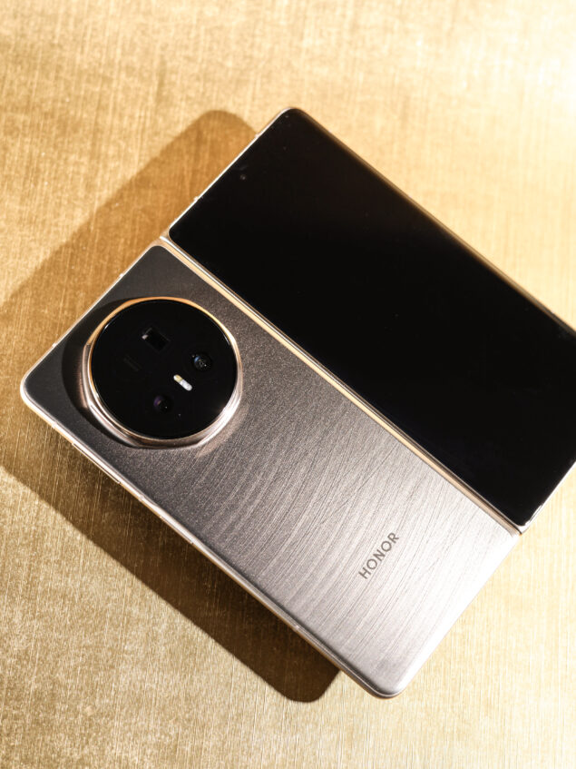 HONOR Magic V5