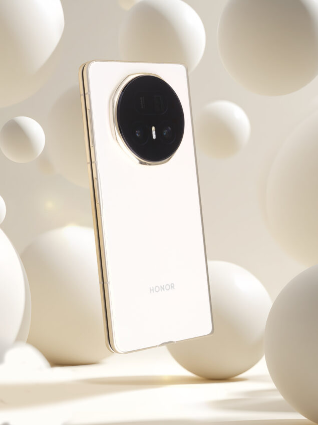 HONOR Magic V5