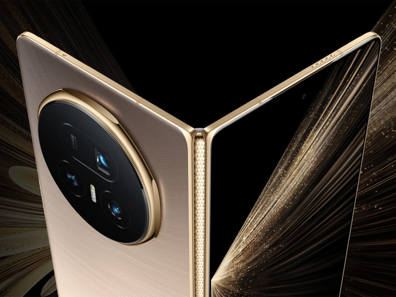 HONOR Magic V5 arriva in Italia: è un pieghevole al top con un'ottima promo lancio