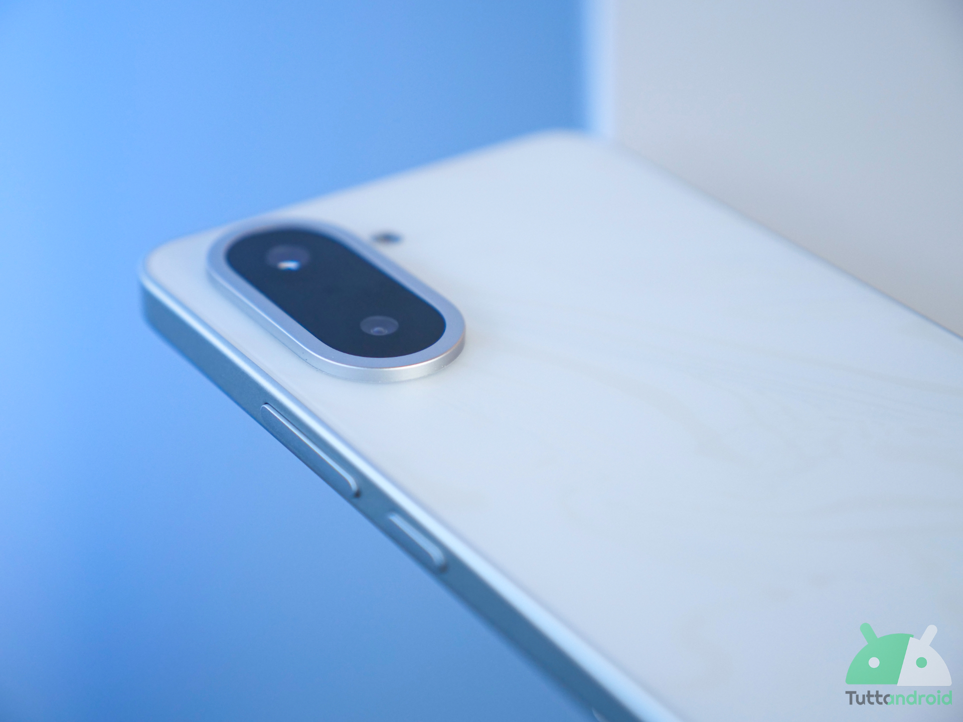 Aggiornamenti molto simili per una coppia di smartphone OnePlus: ecco le novità Aggiornamenti molto simili per una coppia di smartphone OnePlus: ecco le novità