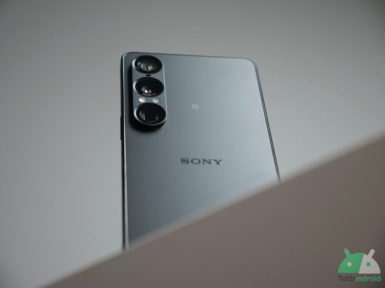 Cambio di design in vista per Sony Xperia 1 VIII, anticipato da alcune immagini