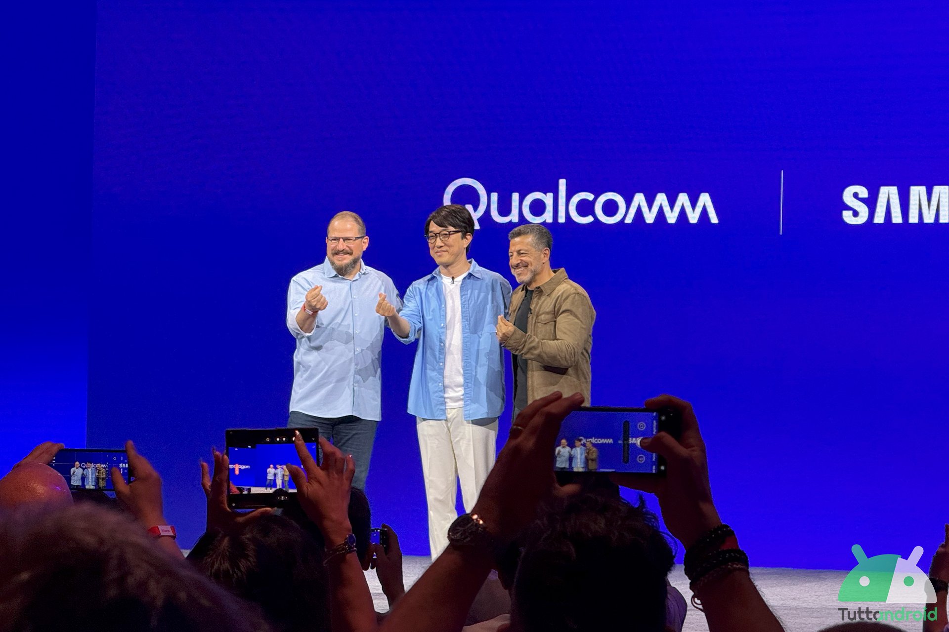 Dentro Qualcomm: al Summit 2025 lo smartphone diventa agente ma il futuro è oltre uno schermo