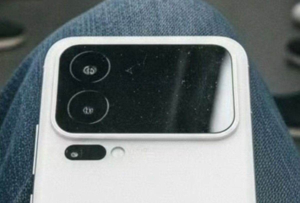 xiaomi 16 forse fa tornare in vita il secondo schermo che tutti avevamo dimenticato
