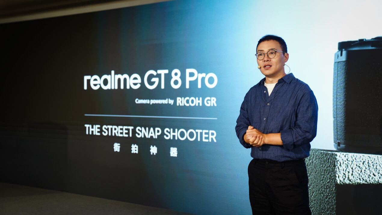 Realme GT 8 Pro porta l'esperienza iconica di RICOH GR su smartphone