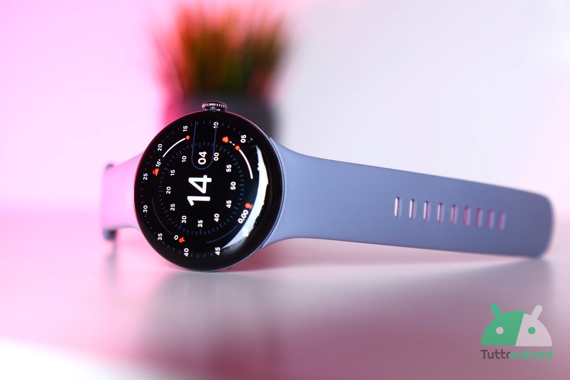I Google Pixel Watch 2 e 3 ricevono Wear OS 6 con l’aggiornamento di ottobre 2025