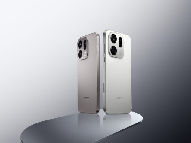 OPPO Find X9 nella colorazione Titanium Grey e OPPO Find X9 Pro nella colorazione Silk White
