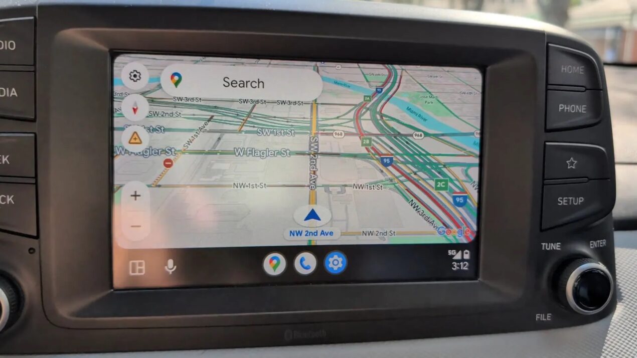 Android Auto 16.2 beta suggerisce le novità a cui lavora Google