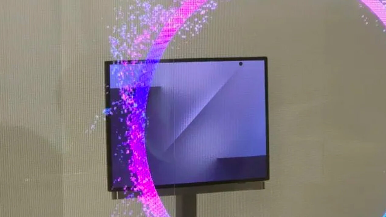Samsung Galaxy Z TriFold si mostra per la prima volta dal vivo grazie ai leak
