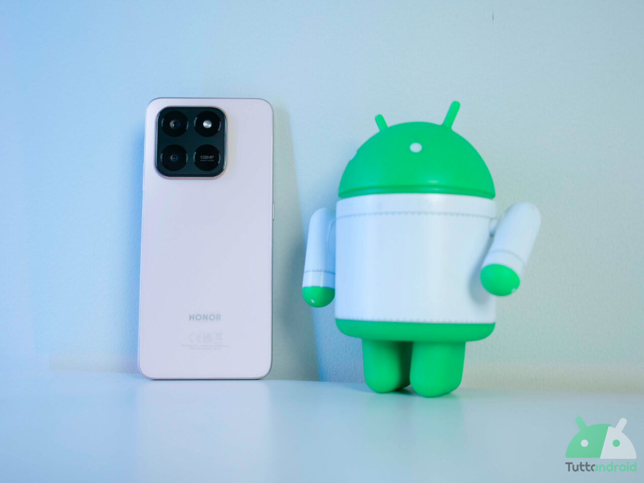 Offerta a 129€ per HONOR 400 Smart: autonomia infinita, ottima fotocamera e AI button