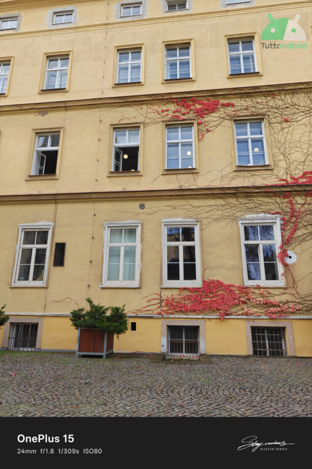 OnePlus 15 scatti fotografici