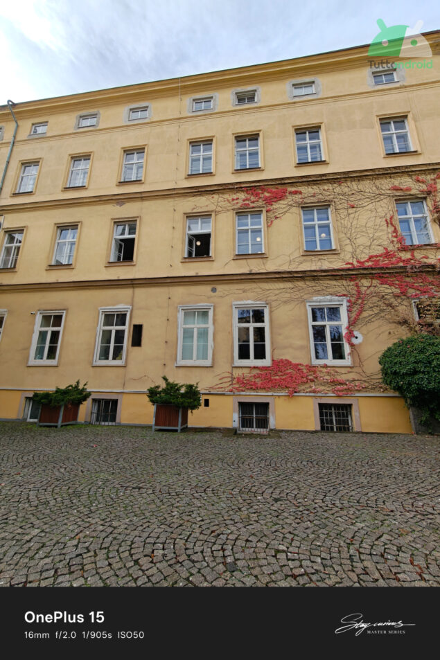 OnePlus 15 scatti fotografici